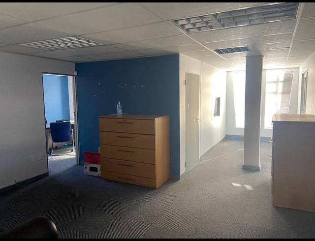 BUSINESS PROPERTY TO RENT IN NEWTON PARK